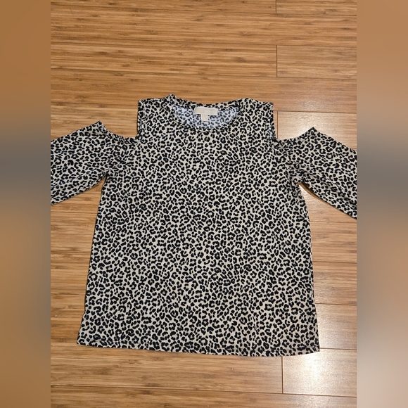 NWOT Michael Kors Leopard Print Cold Shoulder Top - Picture 2 of 6